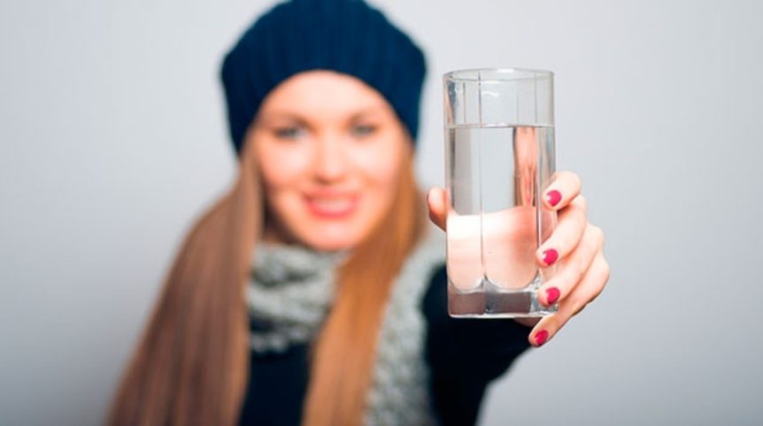 ¡Hora de hidratación! ¿Tu cuerpo tiene sed en tiempo frío?